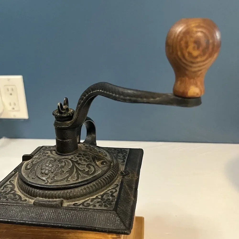 VTG Cast Iron & Wood Hand Crank Coffee Grinder w/Drawer Excellent Condition